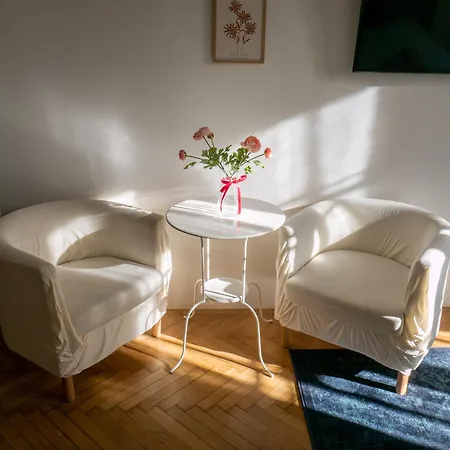 Apartment Quiet Near Buda Castle