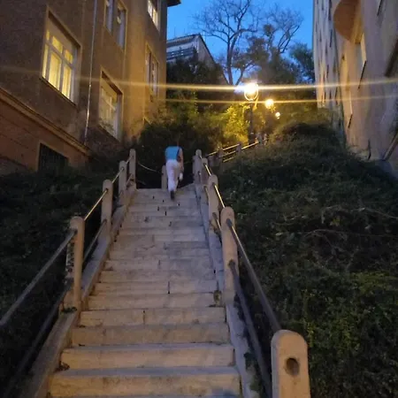 Quiet Near Buda Castle 부다페스트